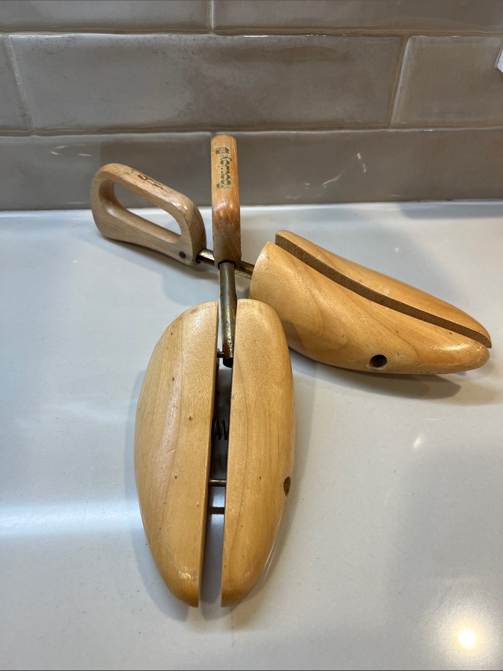 Vintage FootJoy Wooden Shoe Stretchers - Pair in Natural Wood - Picture 6 of 6